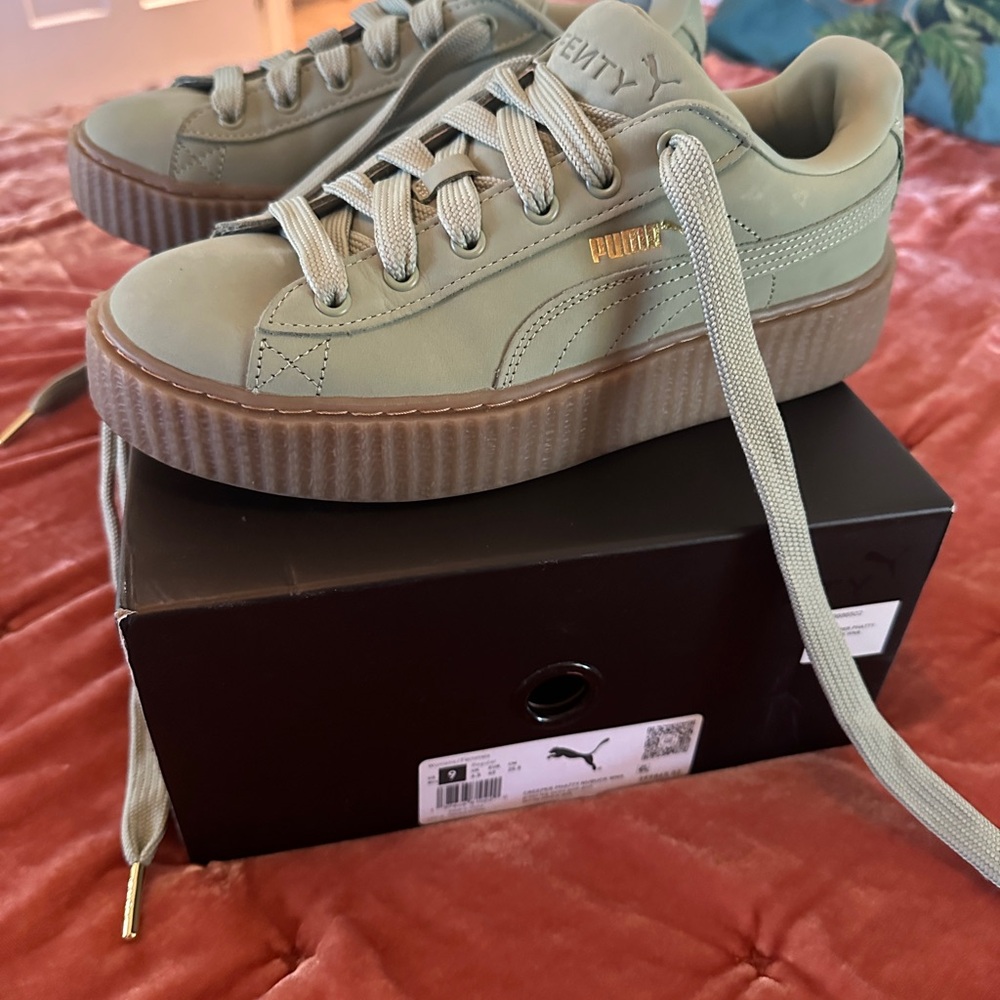 Puma Women's Sneakers in Olive and Gold size 9